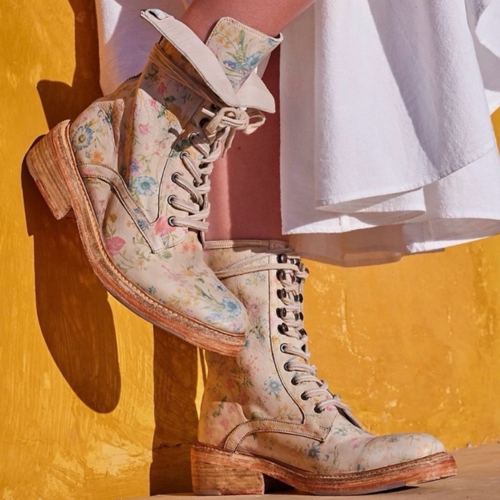 Free People Santa Fe Floral 🌸Lace Up Boots(size 37)